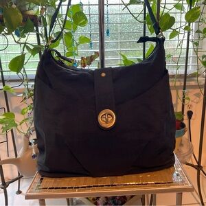 BAGGALINI BLACK NYLON CROSSBODY BAG ADJUST STRAP, DEEP EXTERIOR SIDE POCKETS